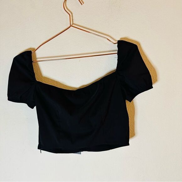 NWT ASOS Naanaa Black Puff Sleeve Crop Top UK8/US 4 - Picture 4 of 4